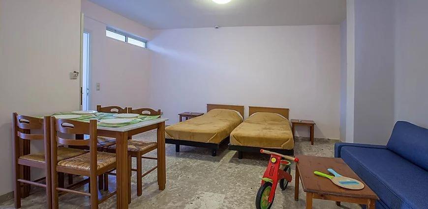 Stella'S Apartments Толон Екстериор снимка