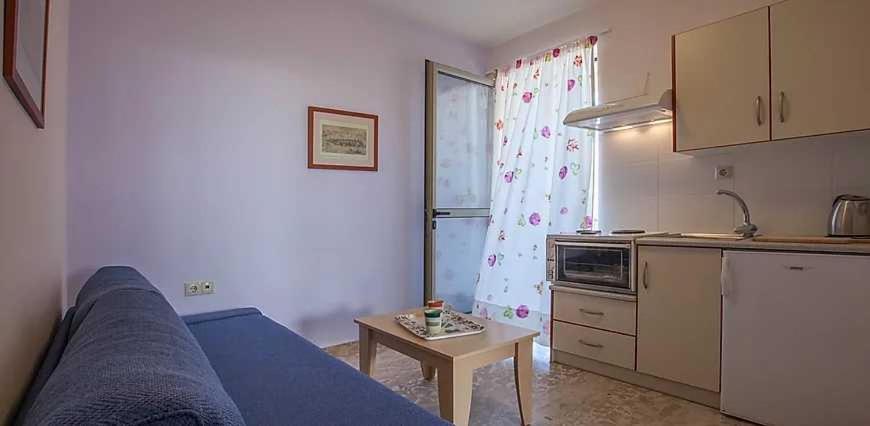 Stella'S Apartments Толон Екстериор снимка