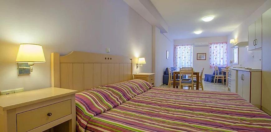 Stella'S Apartments Толон Екстериор снимка